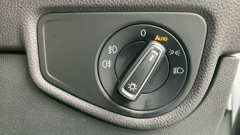 Volkswagen Touran 1.5 TSI EVO SEL 5dr DSG Petrol Estate